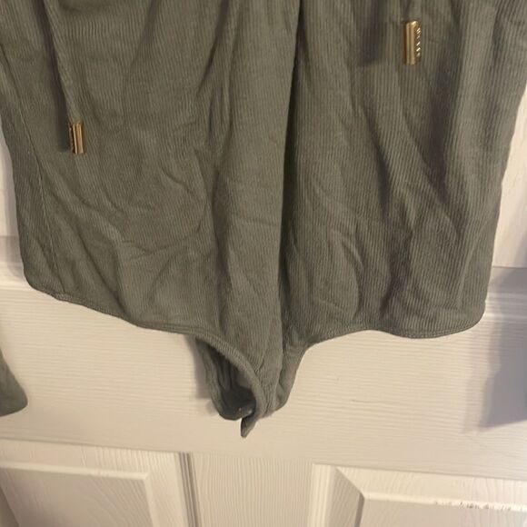 Guess Body Suit Size Xsmall EUC price firm - Picture 5 of 7